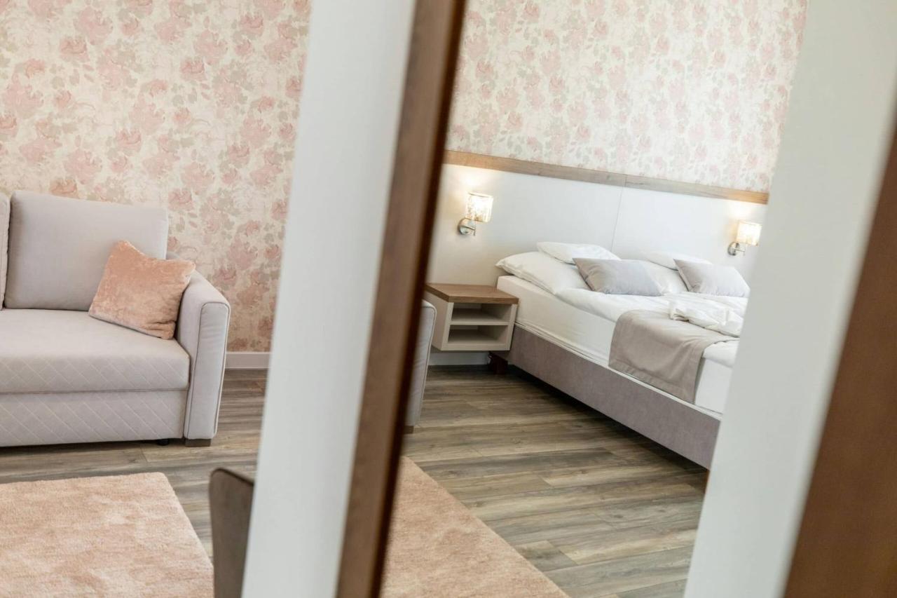Aszuvilag Rezidencia With Sauna & Jacuzzi Legyesbenye المظهر الخارجي الصورة