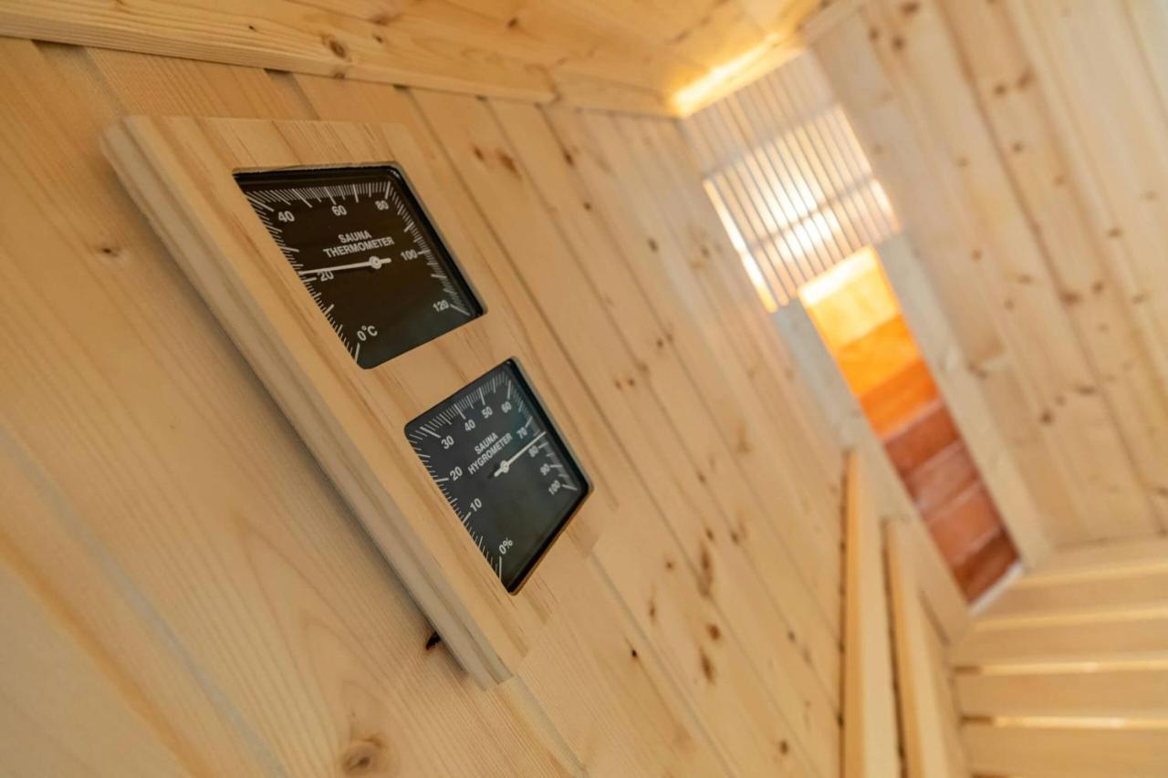 Aszuvilag Rezidencia With Sauna & Jacuzzi Legyesbenye المظهر الخارجي الصورة