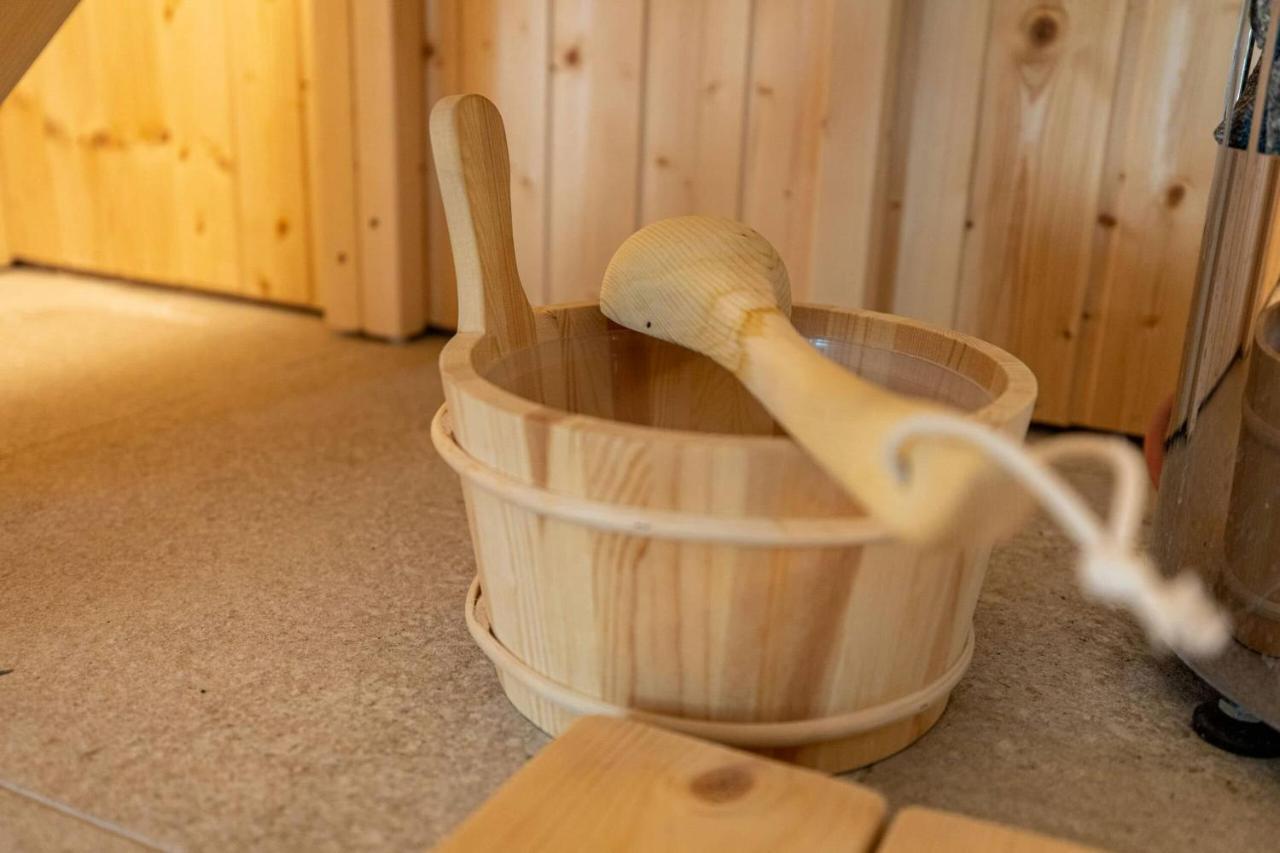 Aszuvilag Rezidencia With Sauna & Jacuzzi Legyesbenye المظهر الخارجي الصورة