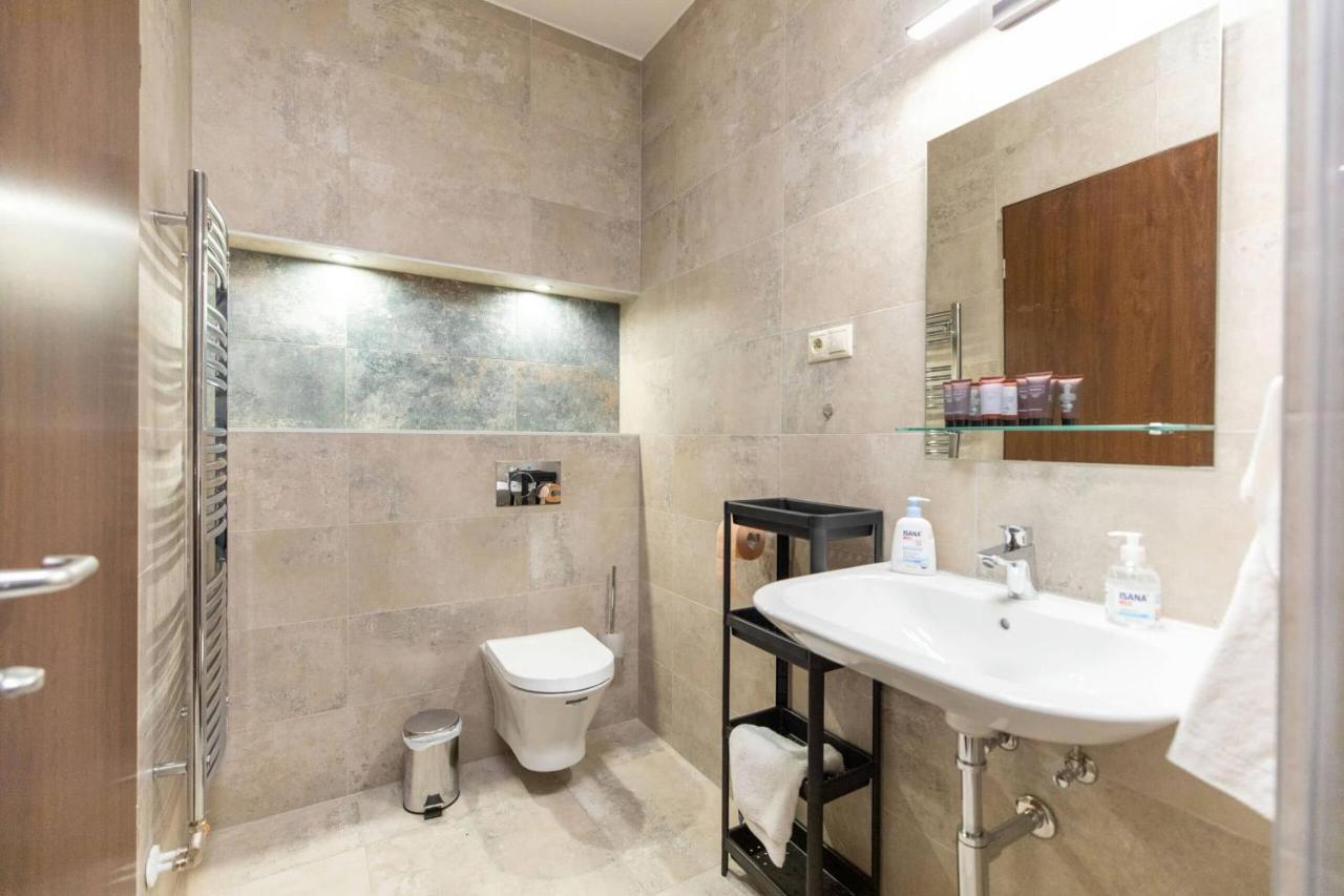 Aszuvilag Rezidencia With Sauna & Jacuzzi Legyesbenye المظهر الخارجي الصورة