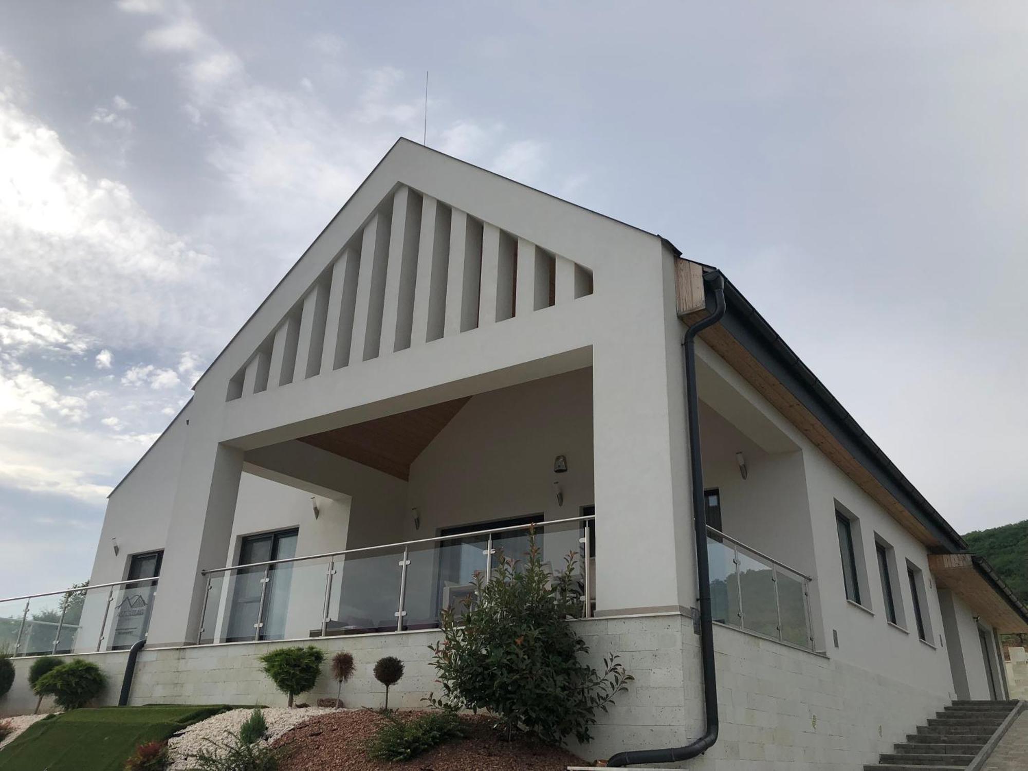 Aszuvilag Rezidencia With Sauna & Jacuzzi Legyesbenye المظهر الخارجي الصورة